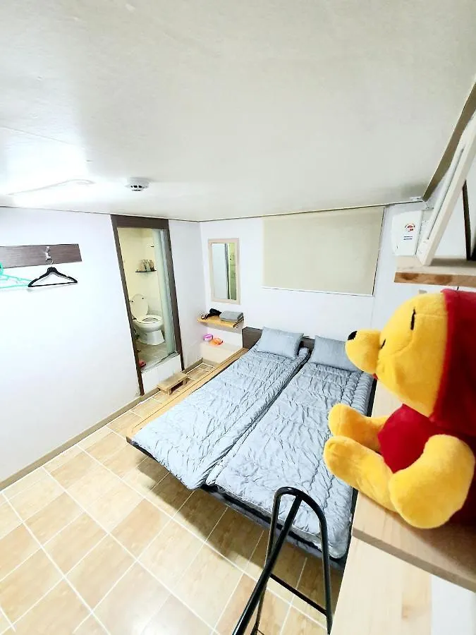 Twin Panda Guesthouse Seoul