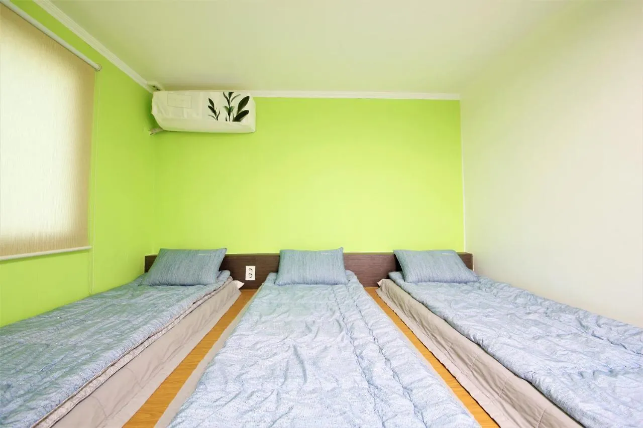 Twin Panda Guesthouse Seoul South Korea