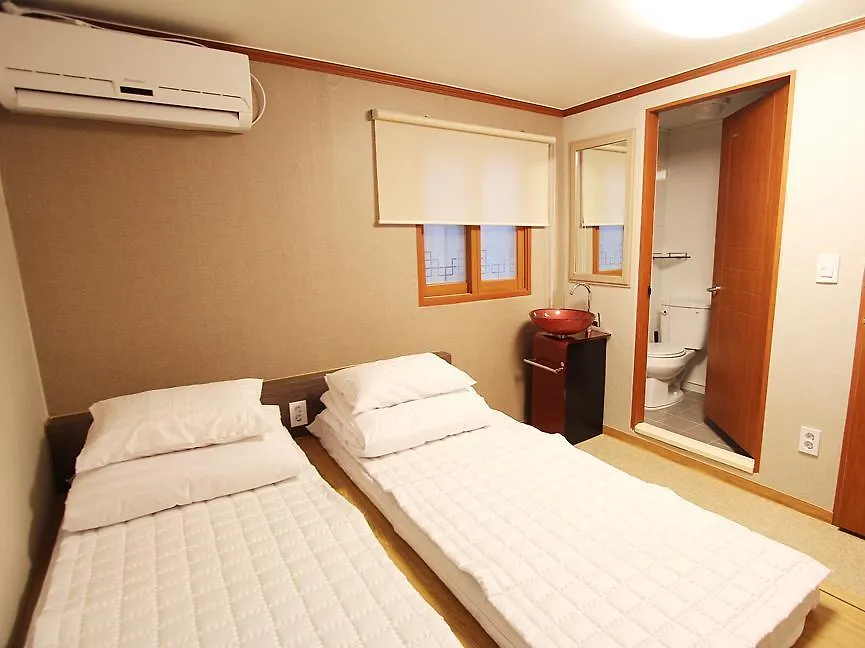 Twin Panda Guesthouse Seoul Guest house
