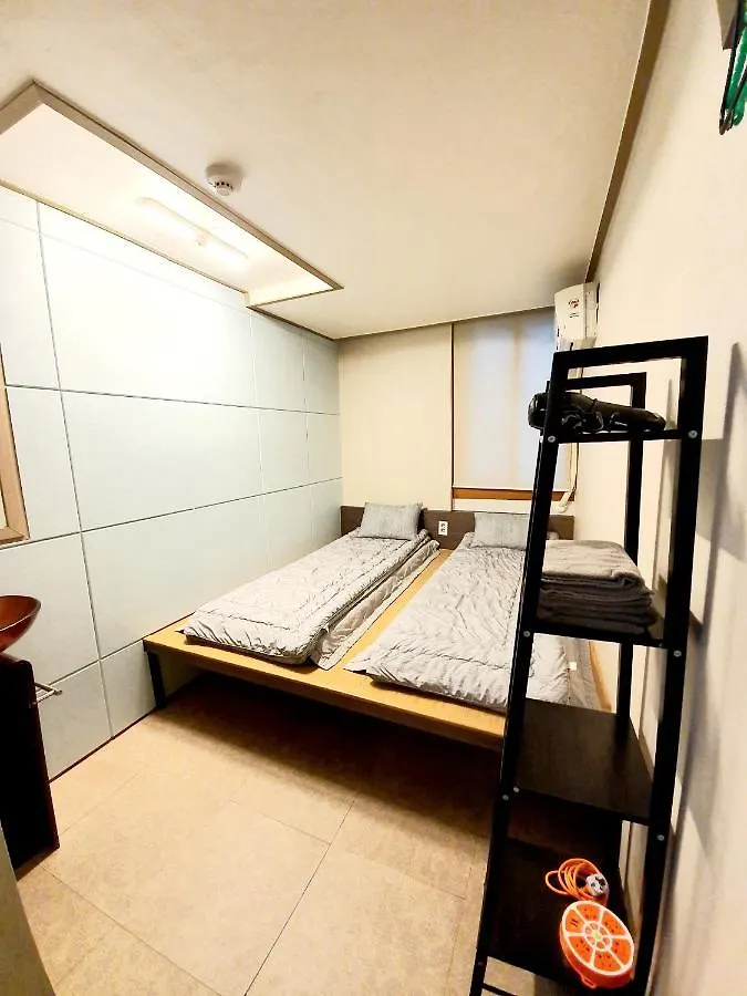 Twin Panda Guesthouse Seoul South Korea