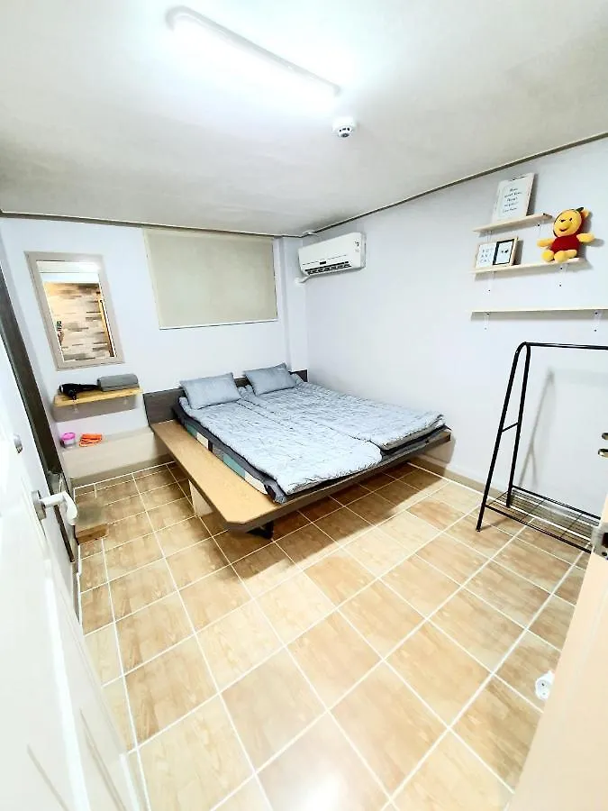 Twin Panda Guesthouse Seoul