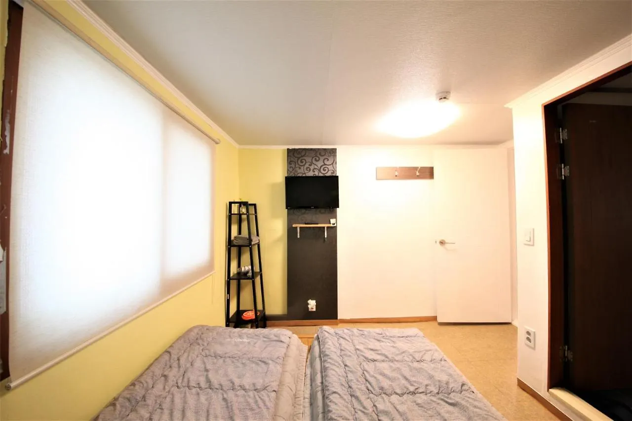 Twin Panda Guesthouse Seoul South Korea
